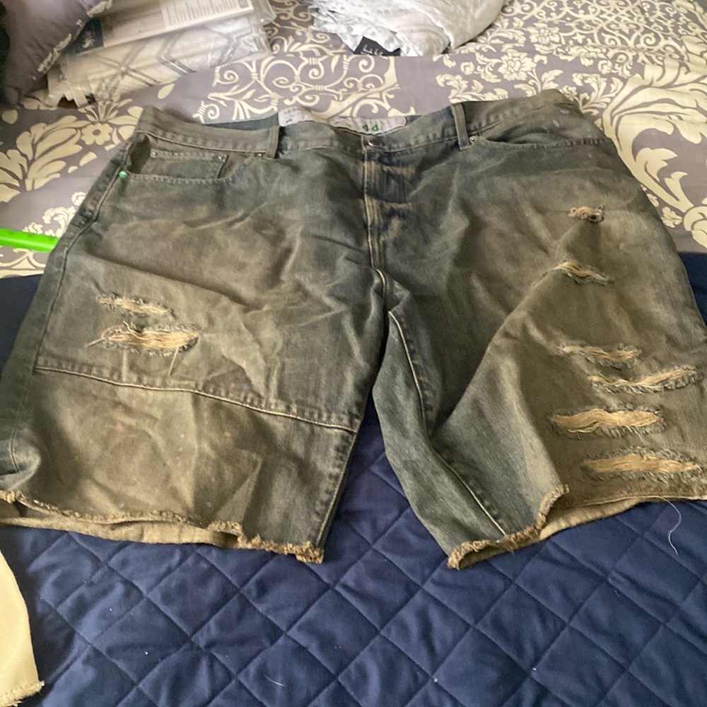 LRG distressed jeans used like new